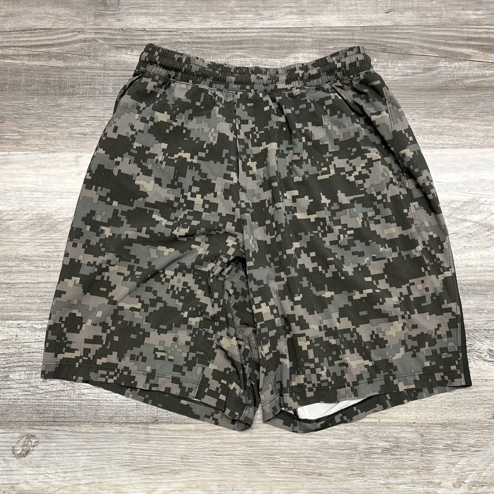 Lululemon Pace Breaker Shorts‎ Men's Size S Linerless Green Digital Camo 8"